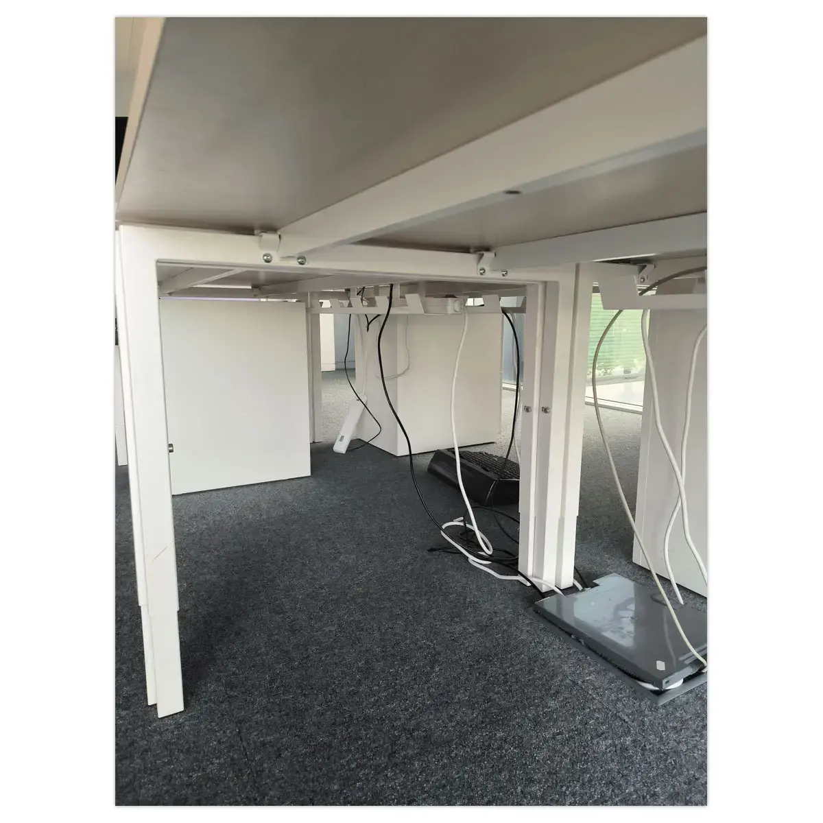 Bureau pieds r&eacute;glables &ndash; 160 x 80 cm &ndash; Reconditionn&eacute; 