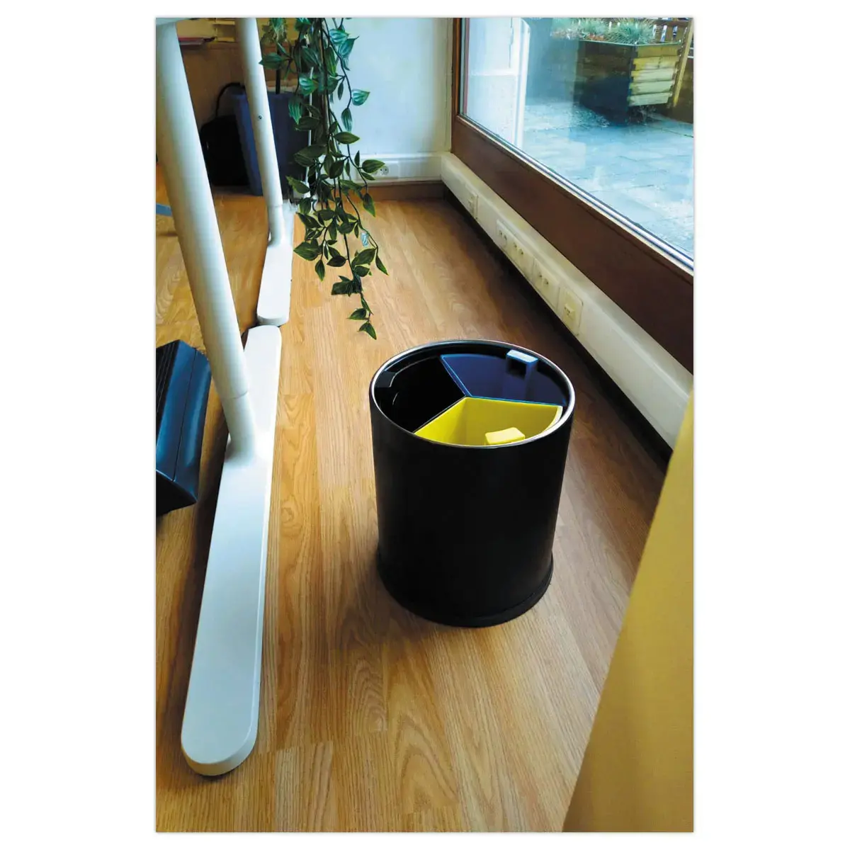 Corbeille tri s&eacute;lectif  - 3 compartiments - 13L - Noir 