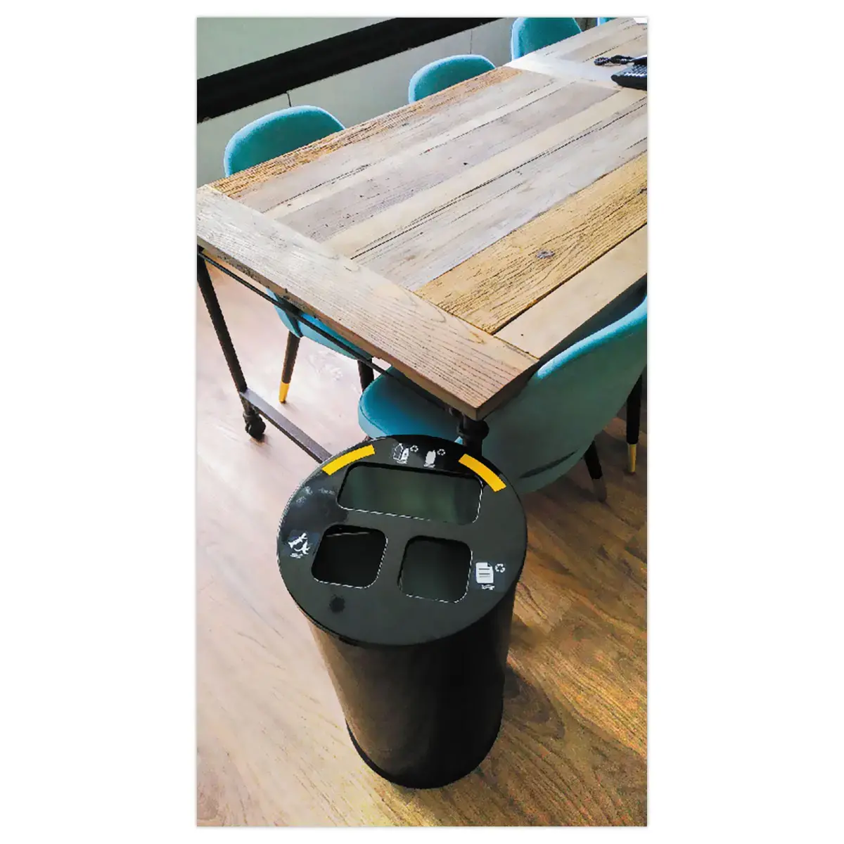 Collecteur tri sélectif - 3 compartiments - 60L - Noir.
