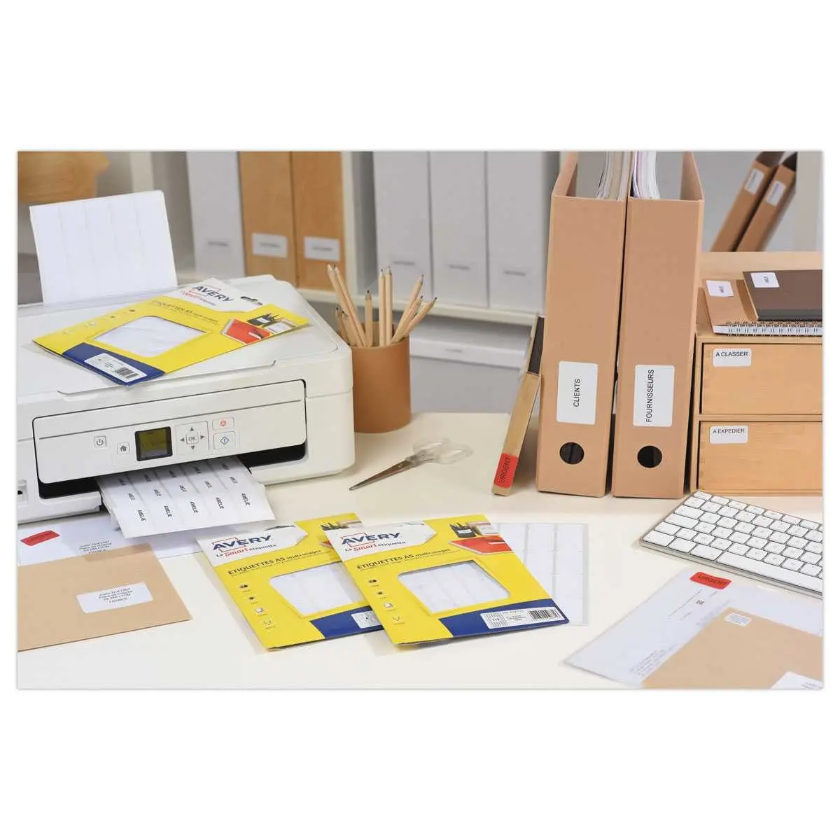 160 &eacute;tiquettes multi, usages AVERY 38,5x65 mm, blanc 