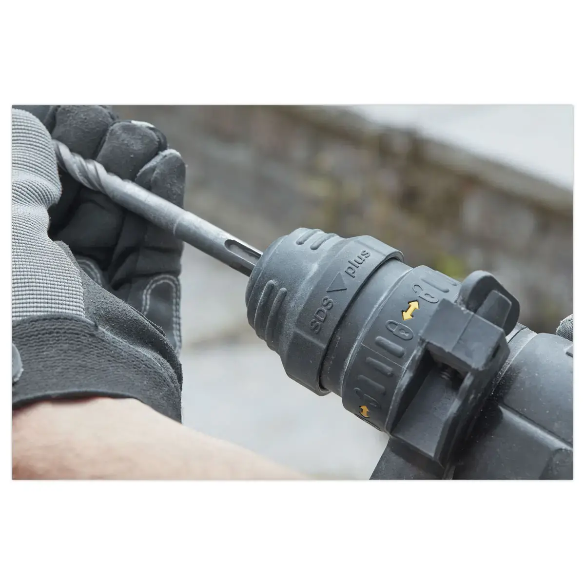 Perforateur STANLEY SDS-plus - 2,4J - 800W avec 2 burins en mallette 