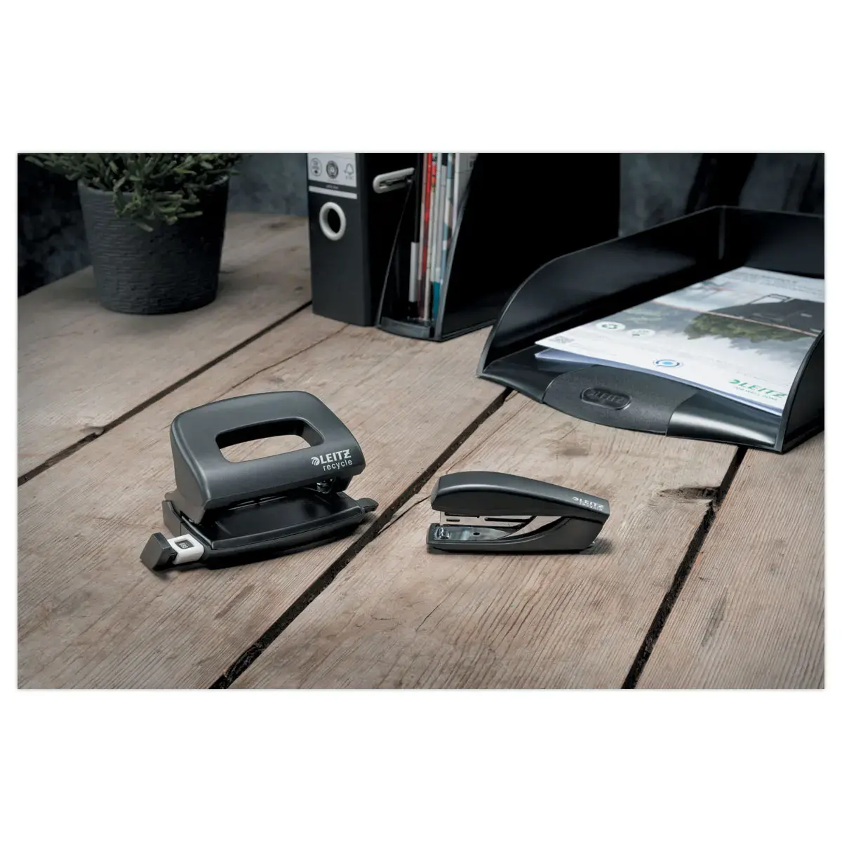 Mini agrafeuse NeXXt Recycle - 10 feuilles - Noir - LEITZ