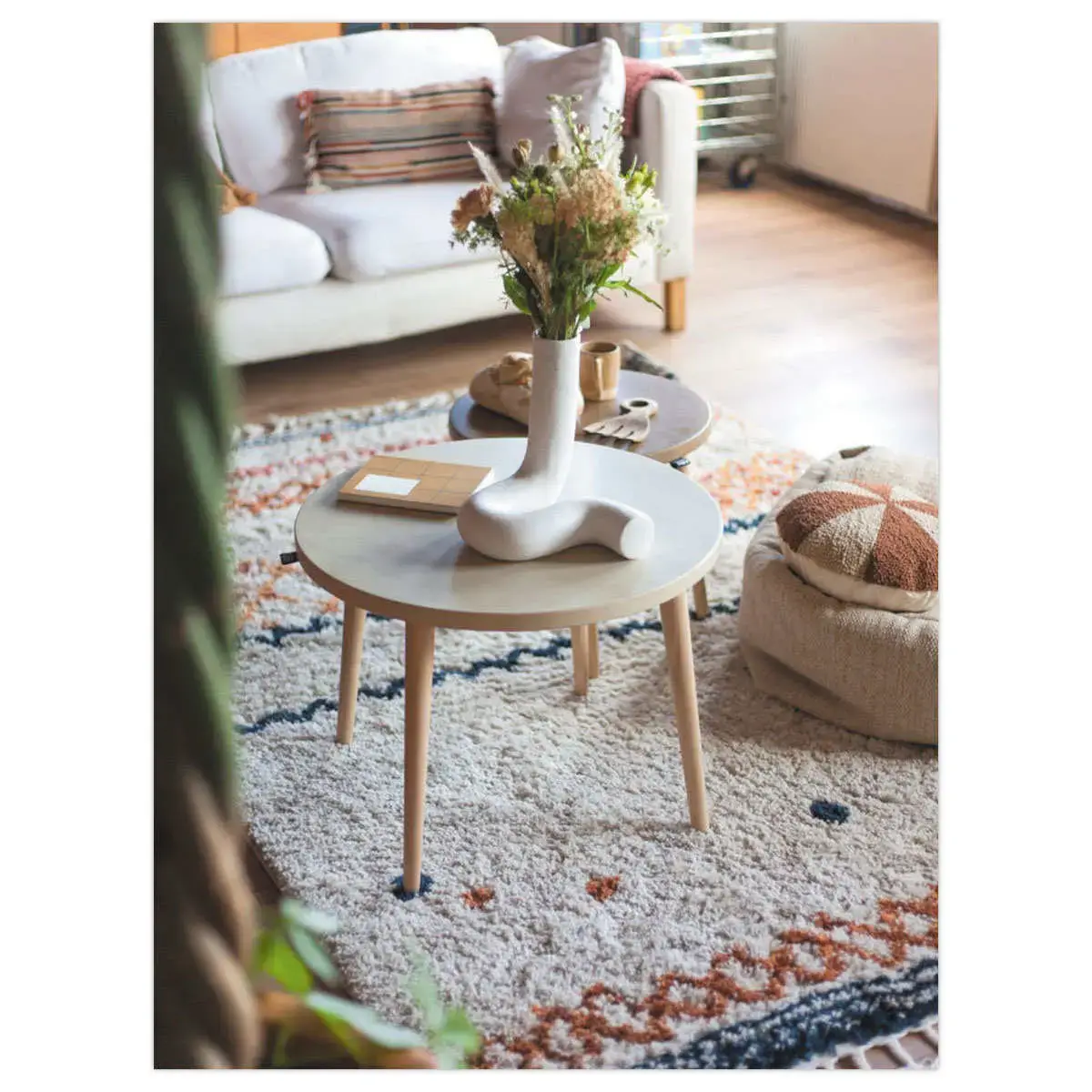 Table basse unie upcyclée beige montée