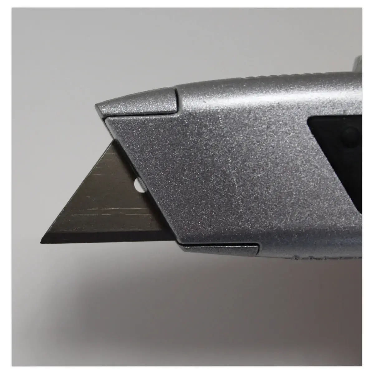 Cutter métal de sécurité - lame de 1.8 cm