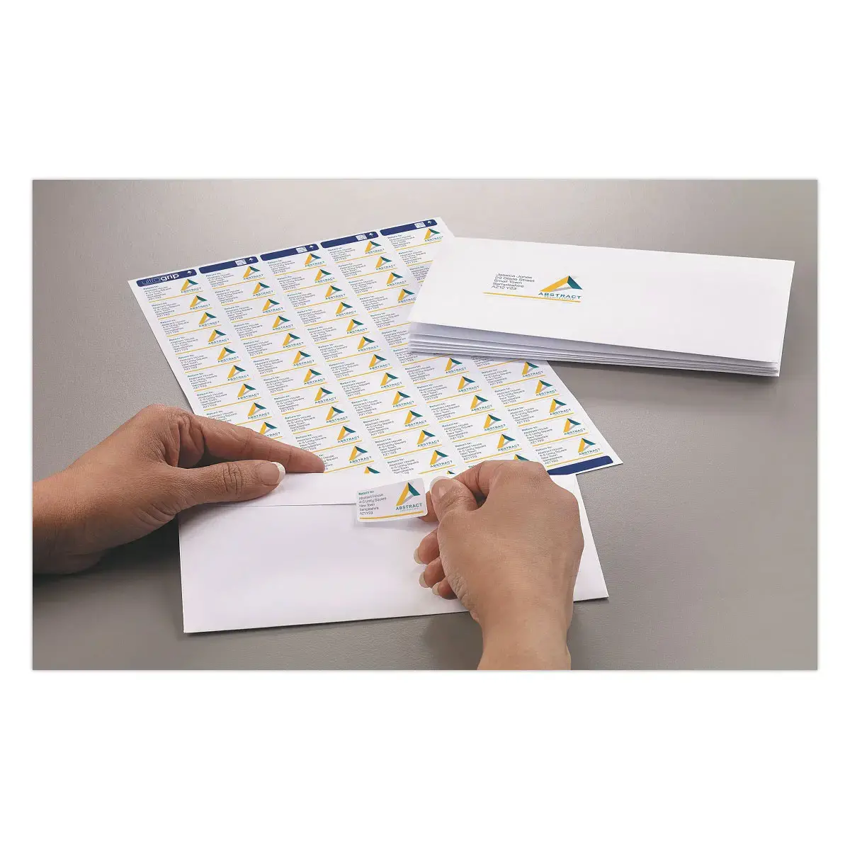 25 planches de 65 étiquettes blanches - 38.1 x 21.2 mm - AVERY