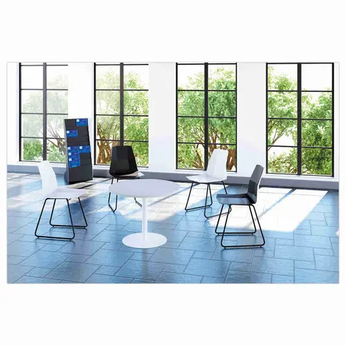 2 Cube stoelen met trapeziumvormige zwarte poten en zwarte zitting