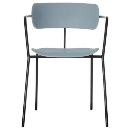 2 Bistrostoelen met zwarte poten en blauwe zitting, gemonteerd