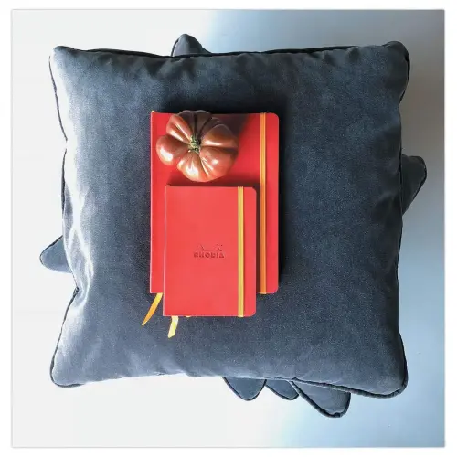 Genaaid schrift Rhodiarama A6 140 pagina's - zachte kaft - rood - RHODIA