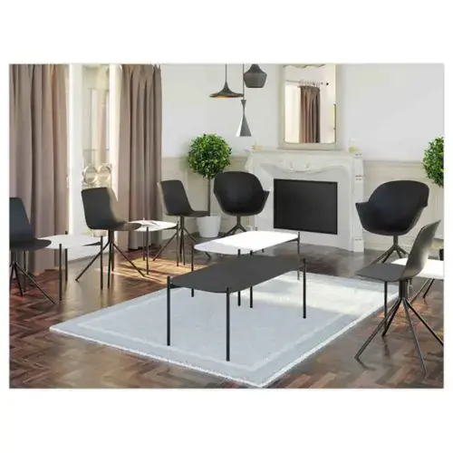 2 DN2 stoelen, 4 zwarte poten, zwarte zitting, gemonteerd