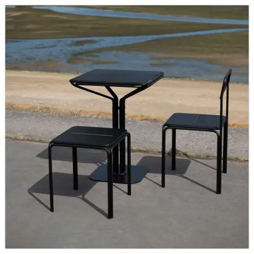 2 Zwarte metalen BISTRO stoelen voor binnen en buiten, gemonteerd