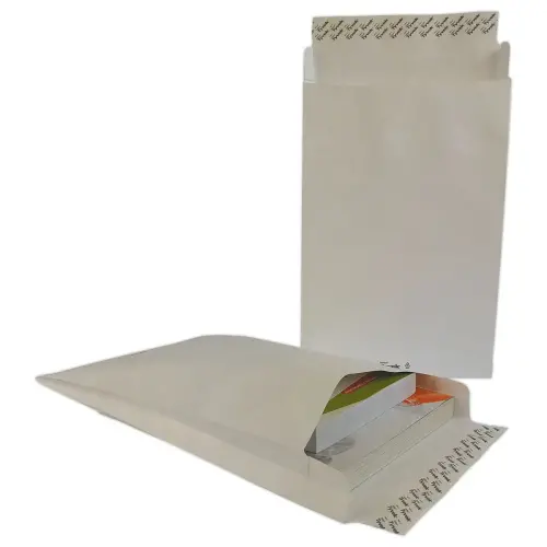 20 TYVEK witte onverscheurbare enveloppen 229x324 mm met een 38 mm rug.