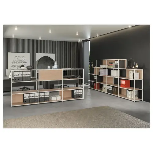 Gemiddelde witte eiken draadbibliotheek, gemonteerd 