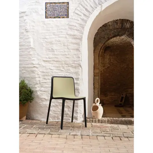 2 BIKA STOELEN BINNEN / BUITEN GROEN