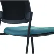 2 Synergy blauwe stoelen gemonteerd