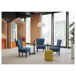 Fauteuil Brighton met zwarte poten en blauwe bekleding