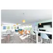 2  Hoge stoelen VOID met witte sledevoet gemonteerd 