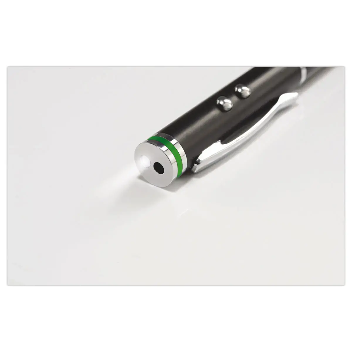 Pointer, stylus, pen en lamp: 4-in-1 