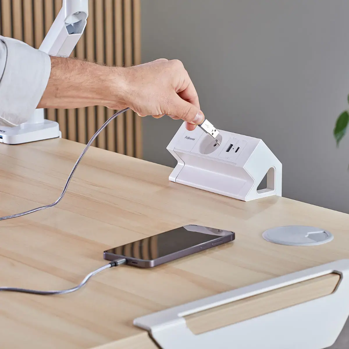 Elektrificatie-eenheid - Power Desk - USB-A USB-C - Wit - FELLOWES 