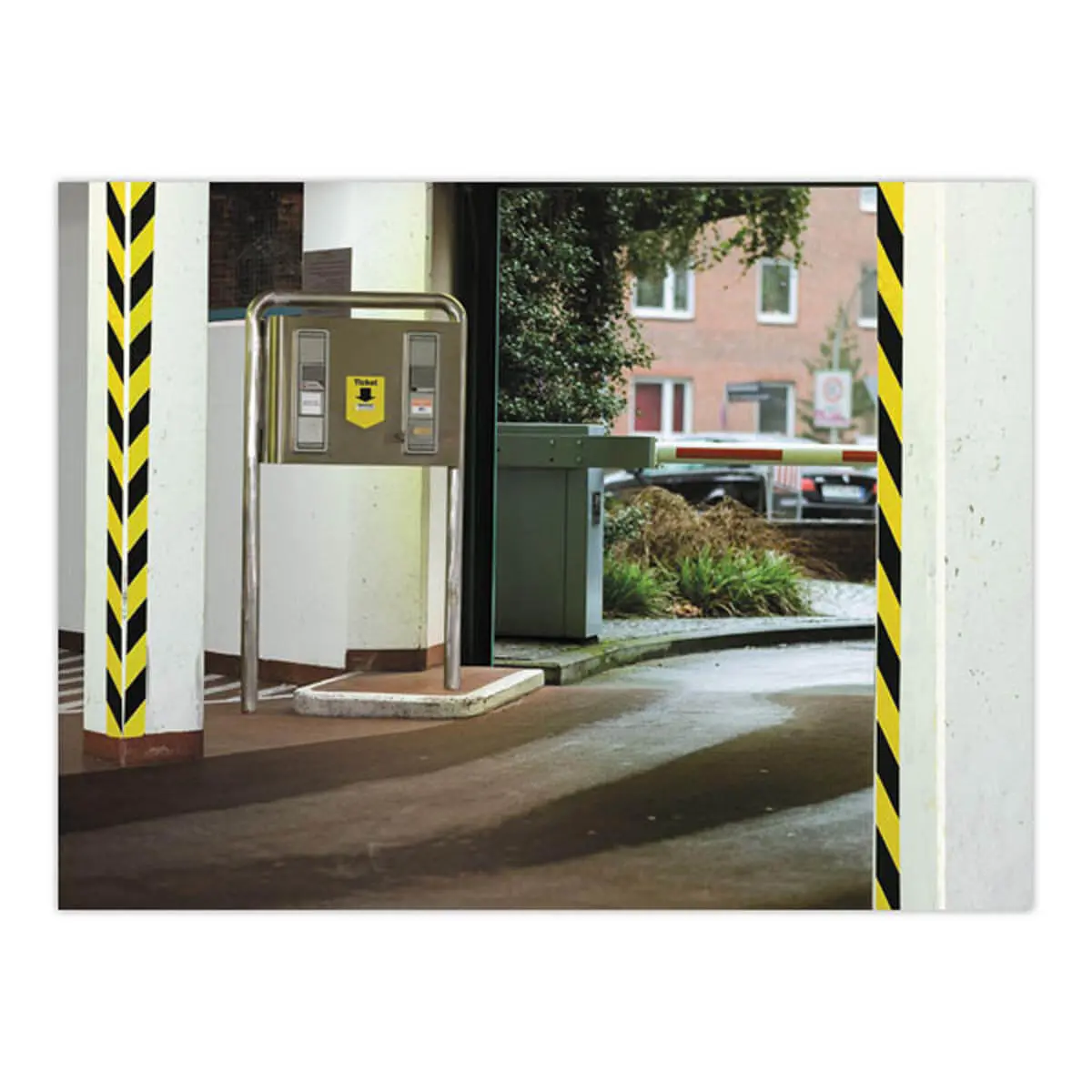 Kleefband TESA - 66m x 5cm - Zwart/geel