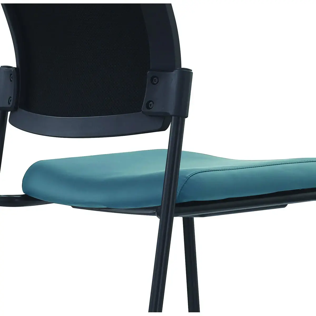 2 Synergy blauwe stoelen gemonteerd