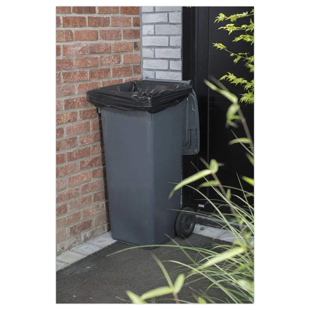 100 CONTAINERHOEZEN 240 LITER