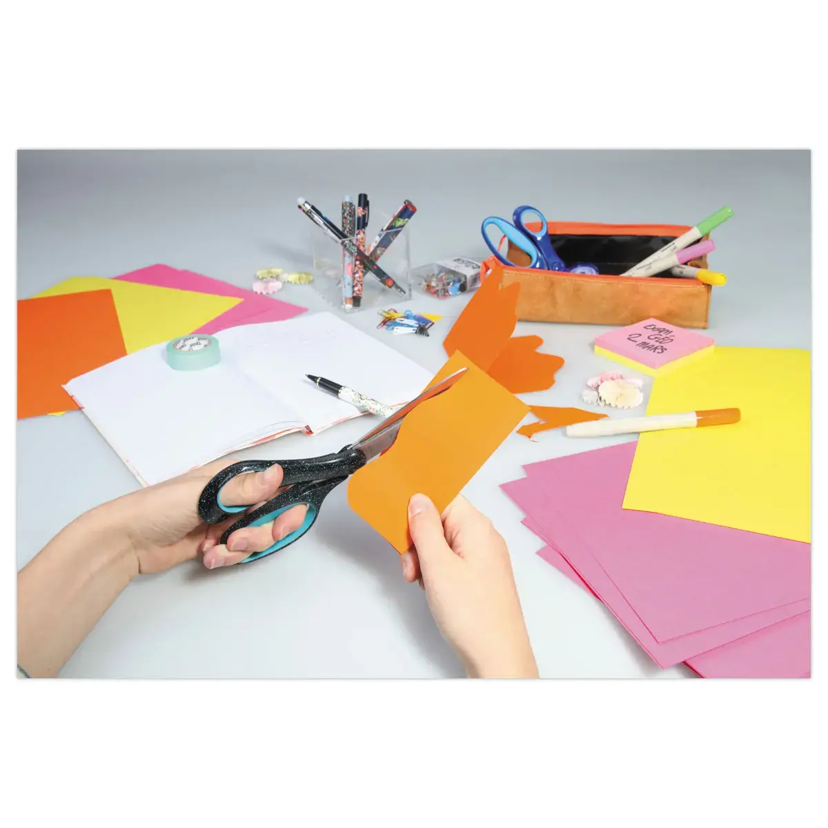 Soft Grip schaar voor linkshandigen - 20 cm - Blauw gespikkeld - FISKARS