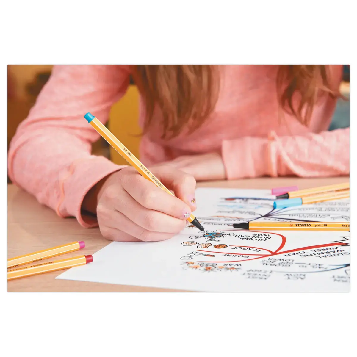 10 Fineliners Punt 88 fijn schrift - Etui van 10 - STABILO