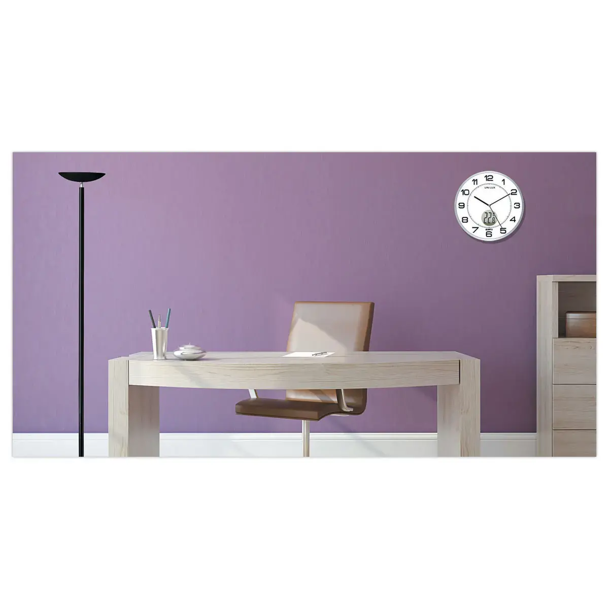 Wandklok met thermometer