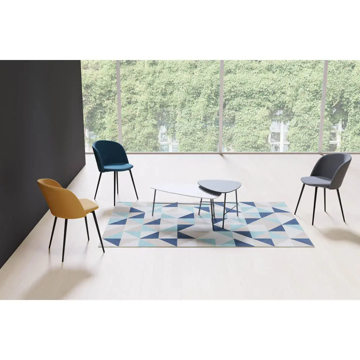 2 Must fauteuils met zwarte voeten en grijze zitting, gemonteerd