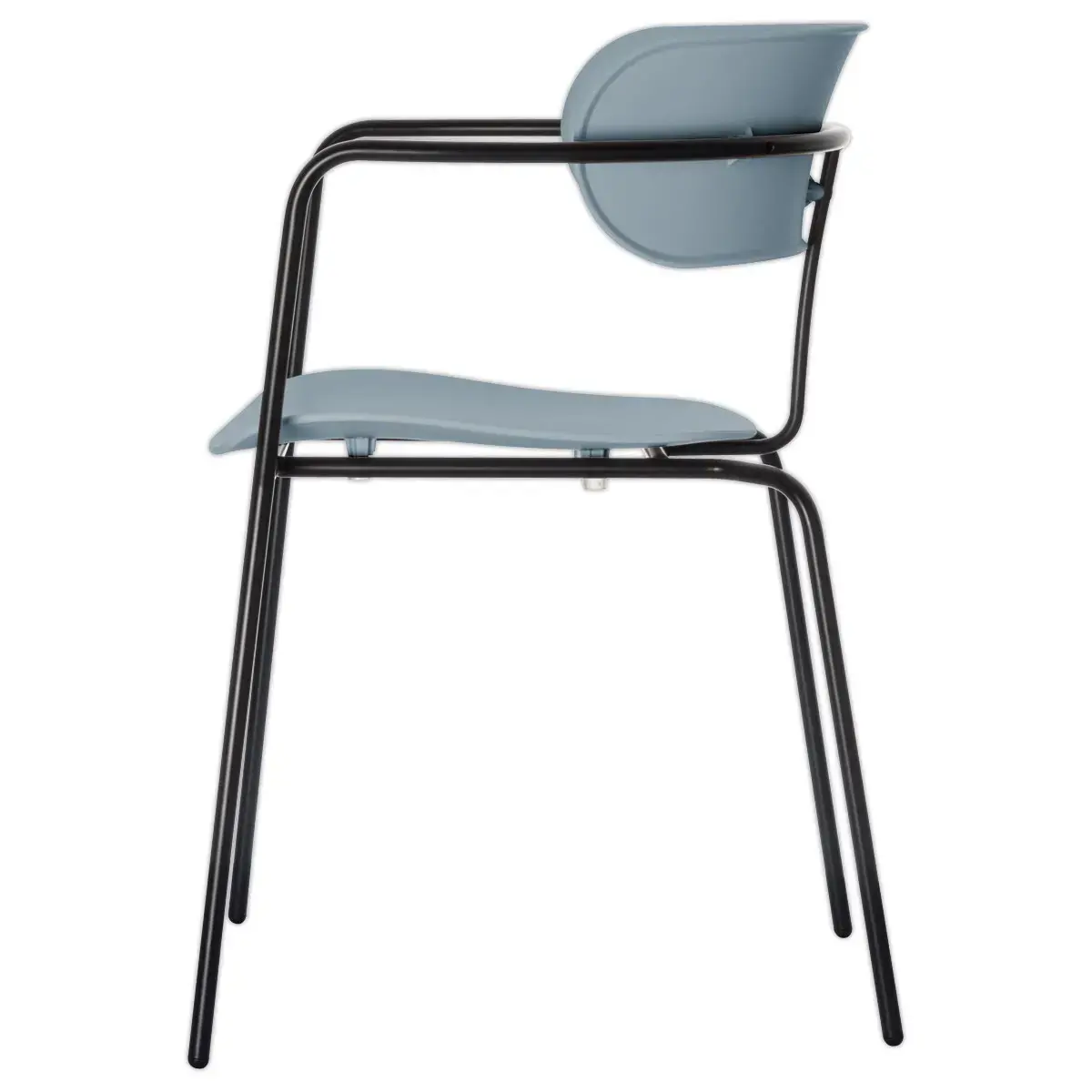 2 Bistrostoelen met zwarte poten en blauwe zitting, gemonteerd