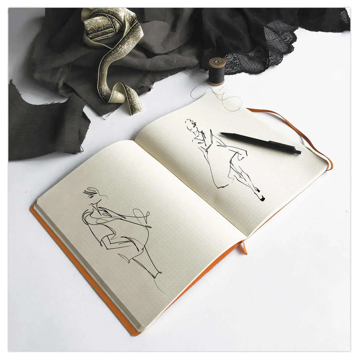Genaaid schrift Rhodiarama A5 160 pagina's - zachte genaaide kaft - zwart - RHODIA
