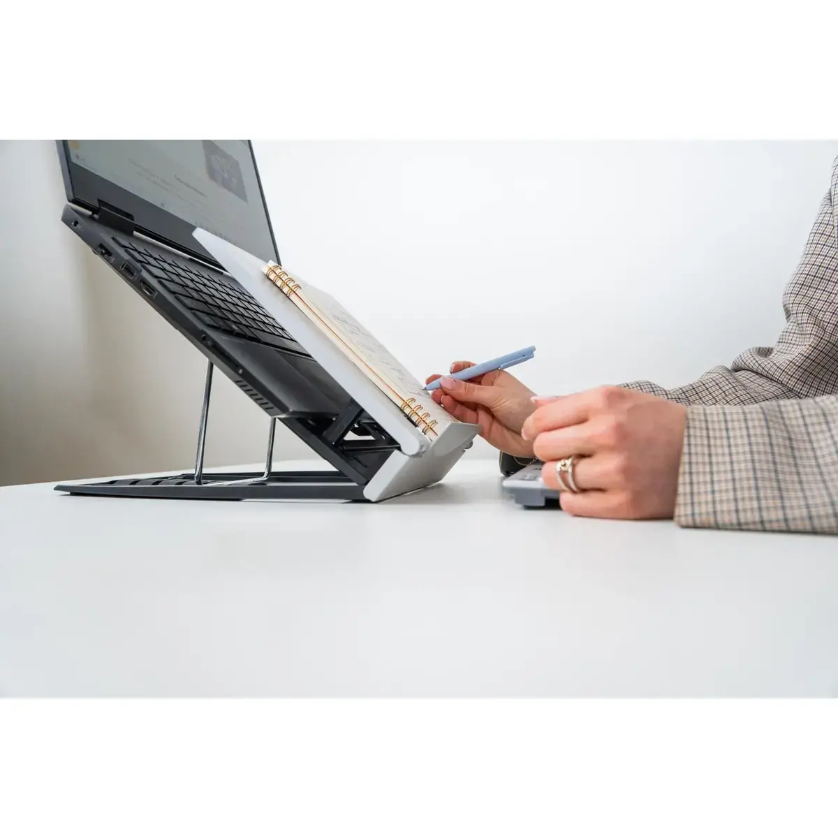 Ondersteuning Q330 voor mobiele en opvouwbare laptop 