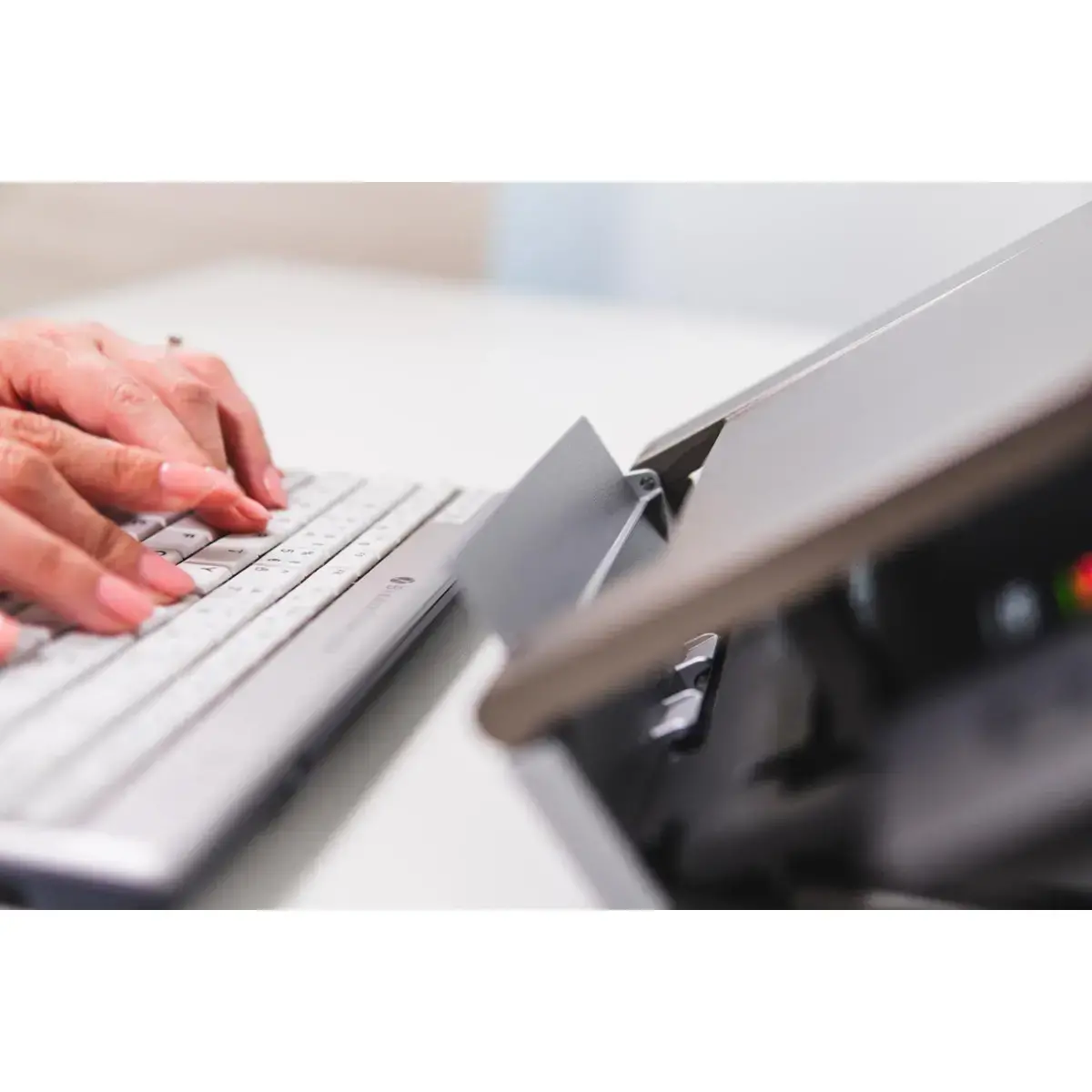 Ondersteuning Q330 voor mobiele en opvouwbare laptop 