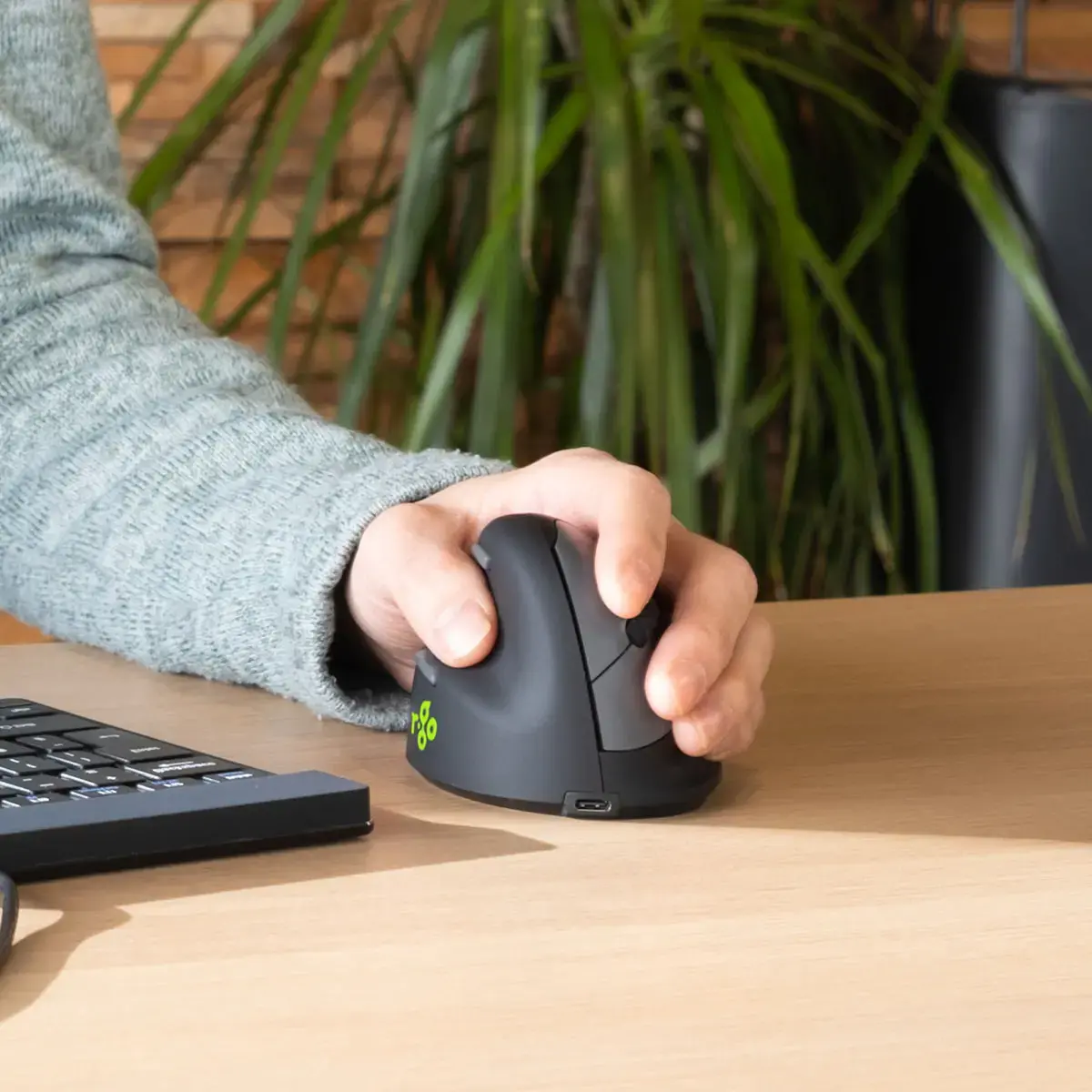 R-Go HE Ergonomische draadloze verticale muis voor linkshandigen, middelgroot model
