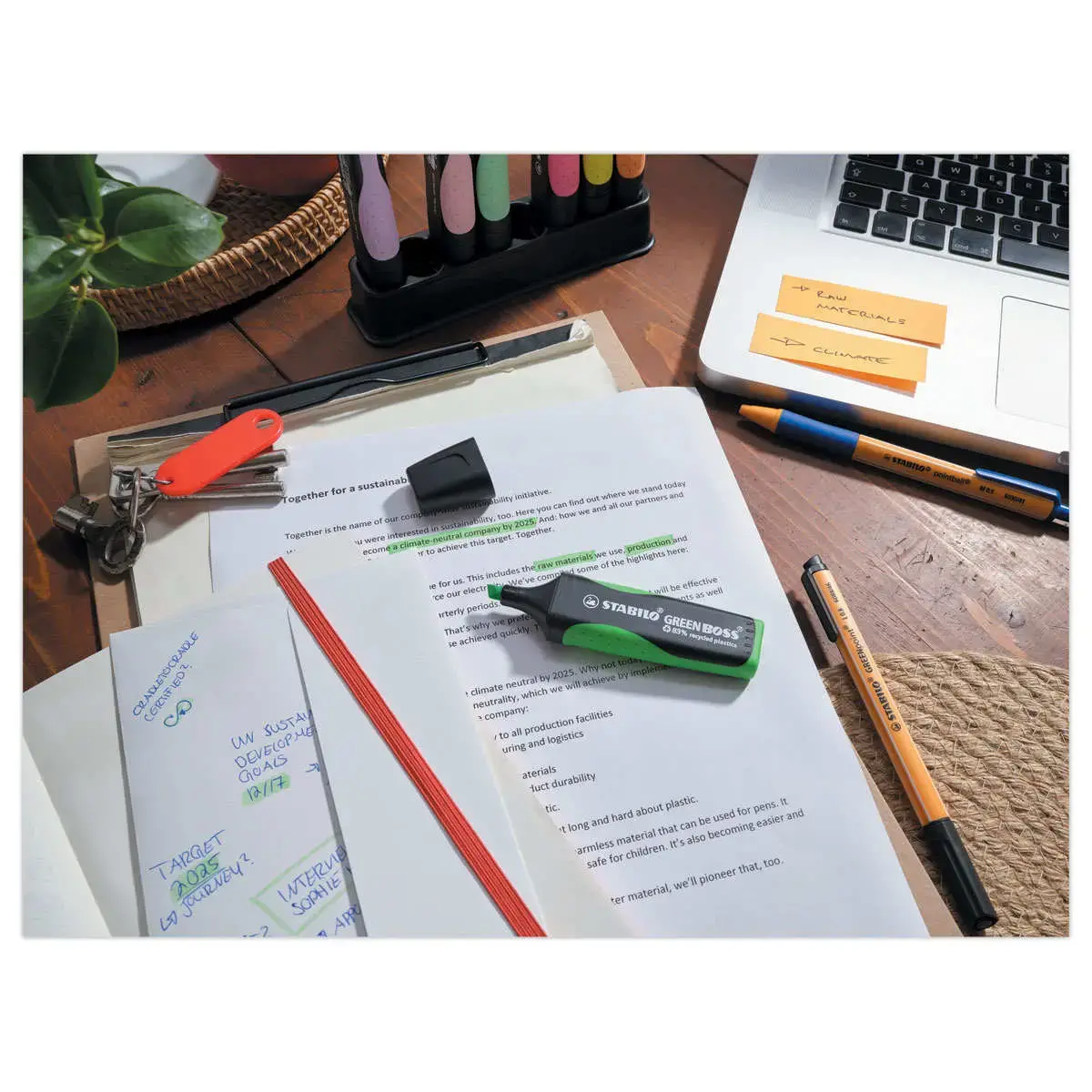 8  Markeerstiften STABILO Green Boss + bureausteun 