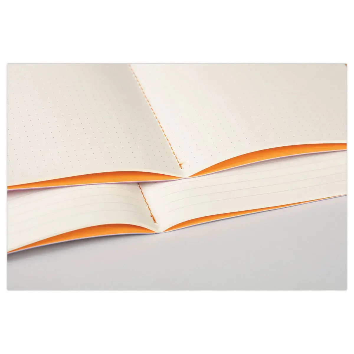 Rhodiarama A5 notitieboek met 64 pagina's, gelijnd, zachte zwarte kaft 