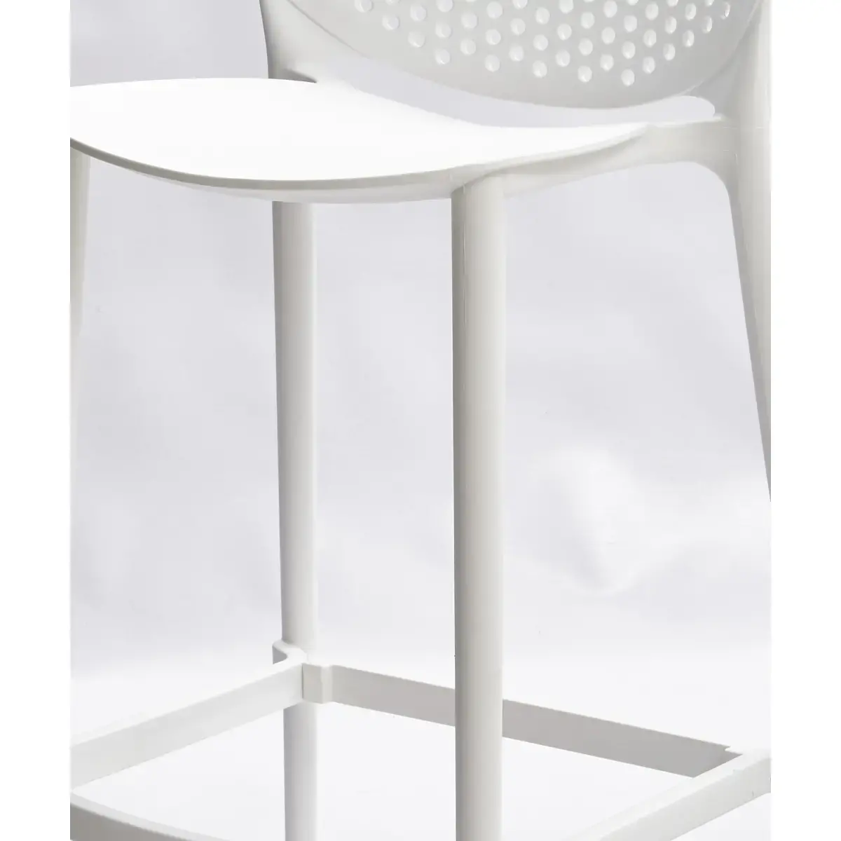 2 BUIKSTOELEN BINNEN / BUITEN WITTE POLYPROPYLEEN