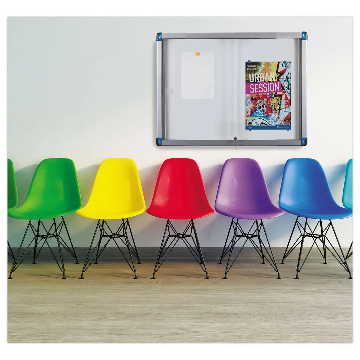 Vitrine voor binnen met schuifdeur -12A4 - metaalwand 