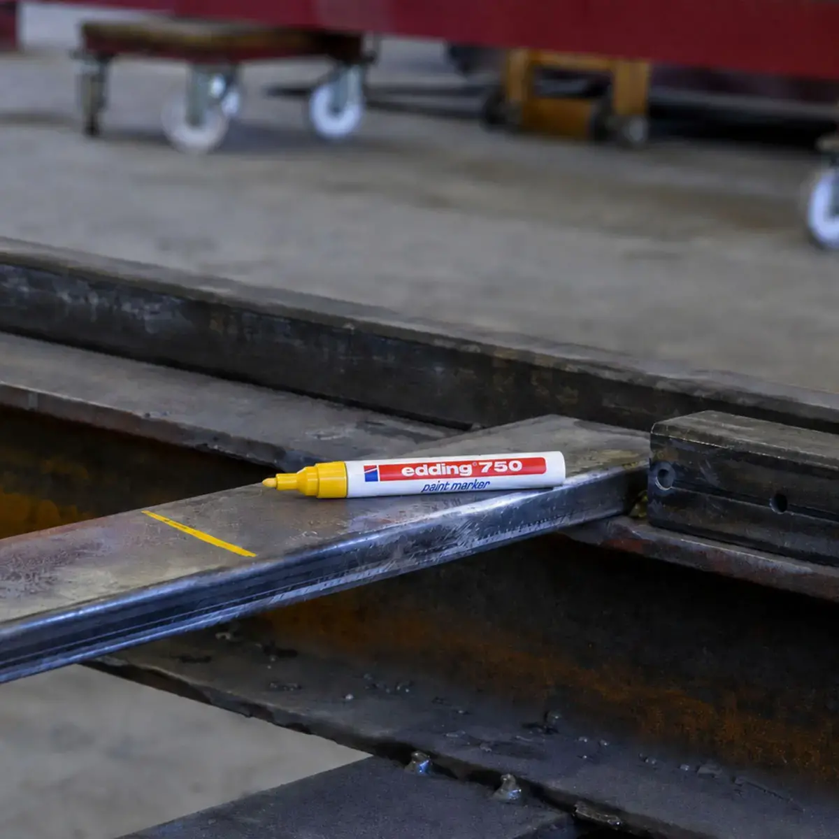 Verfmarker EDDING 750 medium punt - Geel