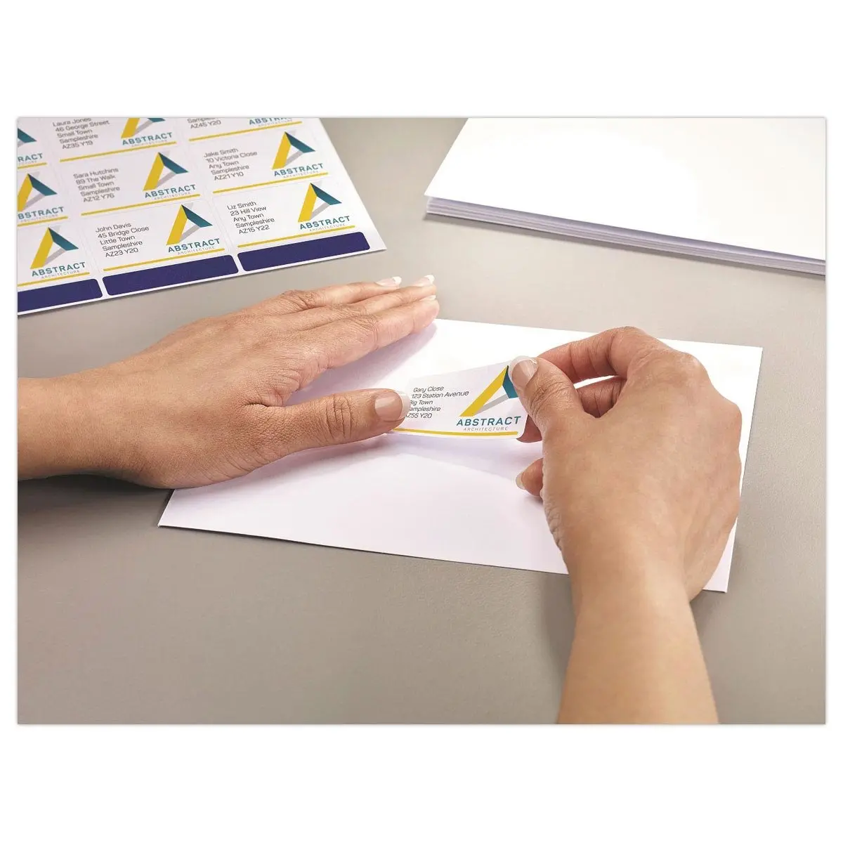100 Vellen met 65 witte mini-etiketten - 38,1 x 21,2 mm - AVERY